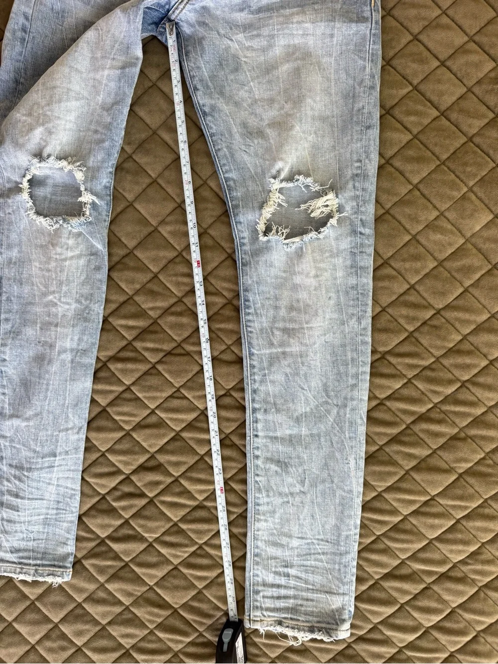 Purple Brand P002 Light Wash Distressed Skinny Stretch Jeans W31